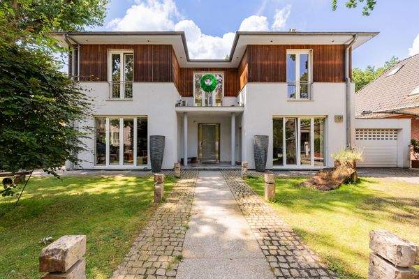 Hausansicht Straßenseite