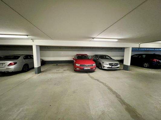Tiefgaragenstellplätze