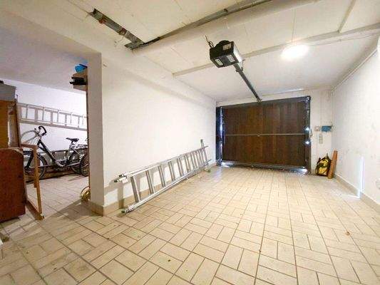 Kellergeschoss _ Garage (1).jpg