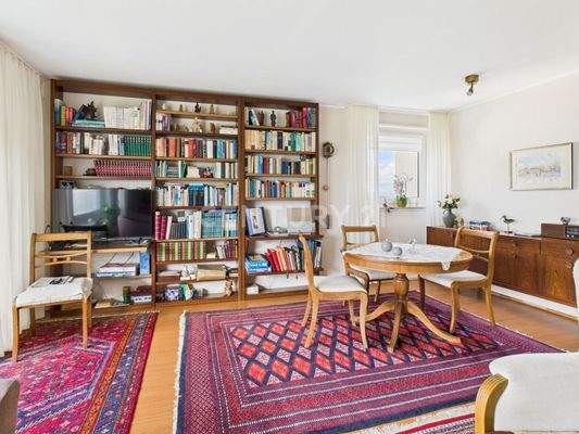 Heller Wohn- und Essbereich