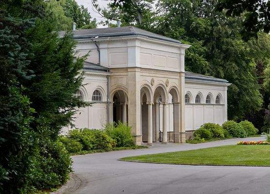 grüne Parkanlagen laden zur Erholung ein