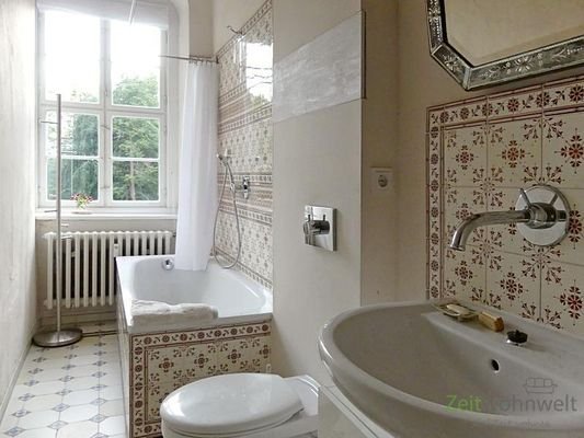 Bad mit Wanne
