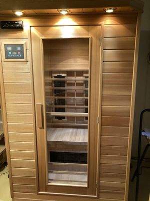 Infarotkabine im Keller