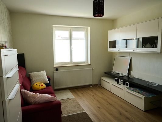  Kinderzimmer bzw. Büro