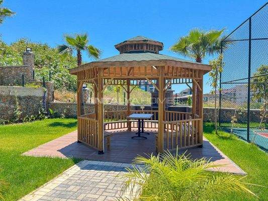 Flats in a Secure Complex with Swimming Pools in Kestel Alanya