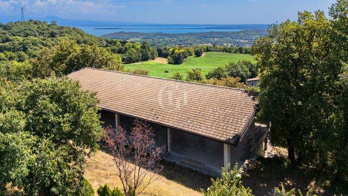 Blick von oben auf das Grundstück