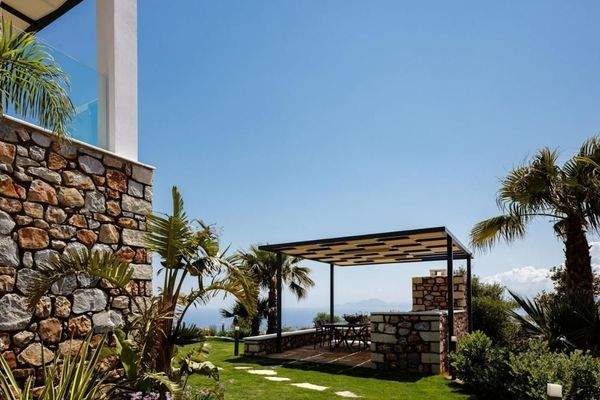 Kreta, Kefalas: Erstaunliche Steinvilla mit Meerblick und Pool zu verkaufen