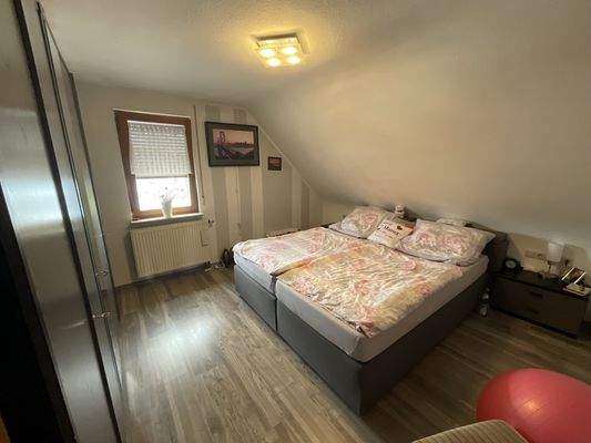 Schlafzimmer Whg. DG.