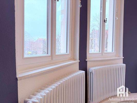 hochwertige Heizkörper, gerundet im Erker