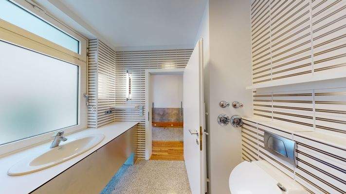 Badezimmer EG Einheit Nr1 