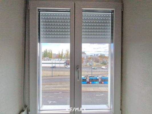 Neue Fenster mit Außenrollläden