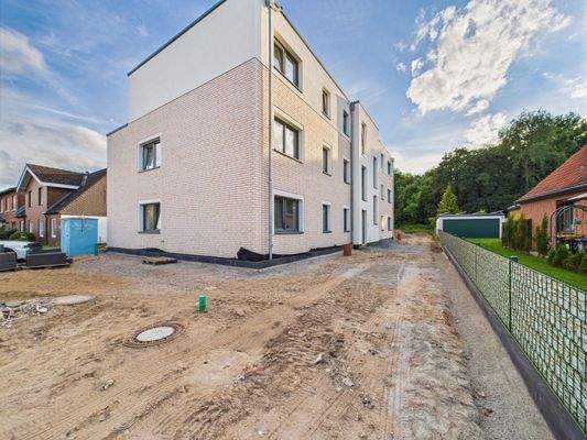 Außenasicht Zufahrt und Eingang