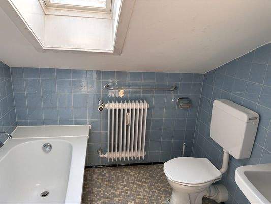 Bad in der Dachgeschosswohnung