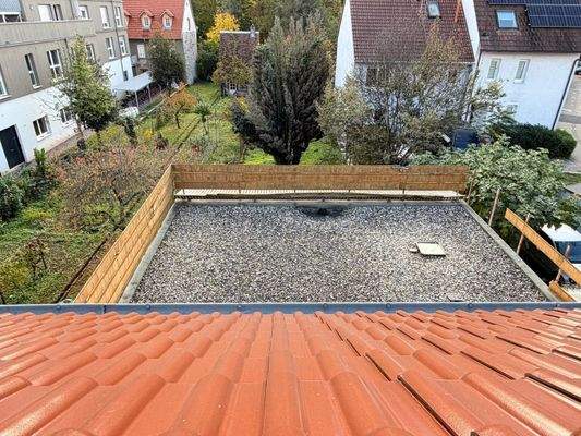 Blick auf das Dach über der Werkstatt