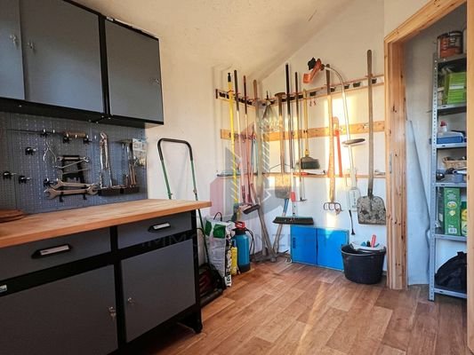 bietet für Handwerk und Gartenwerkzeug genug Platz
