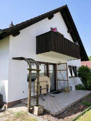 Solides, gepflegtes Gebäude