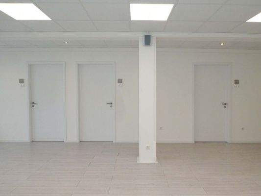Drei separate Büro-/Behandlungsräume