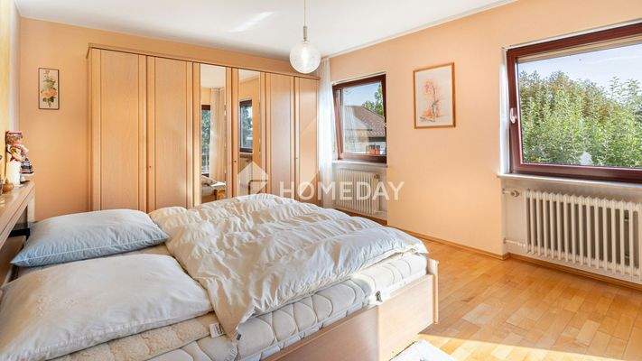 1. OG Elternschlafzimmer 1