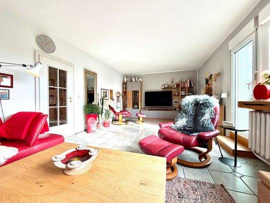 Großzügiges Wohnzimmer