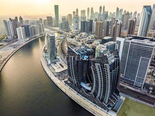 Furnished Apartments on Business Bay Canal in Dubai