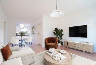 Großzügiger Wohnbereich mit offener Küche