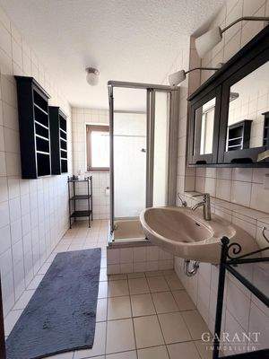 Kleines Badezimmer OG