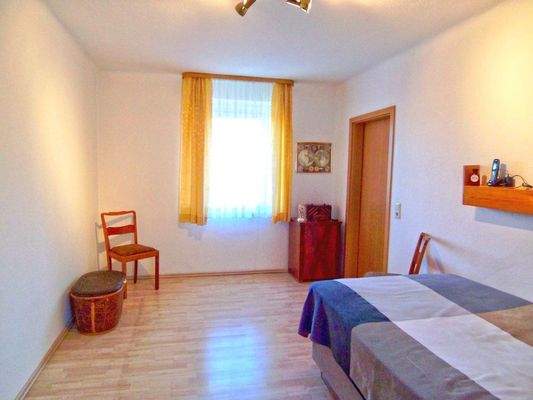 Erdgeschoss-Schlafzimmer