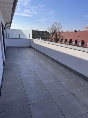 Weitläufiger Balkon