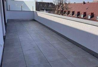 Weitläufiger Balkon