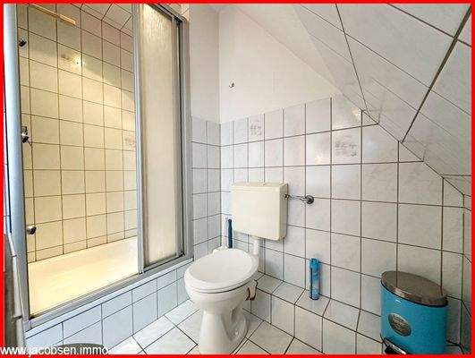 Badezimmer im Dachgeschoss