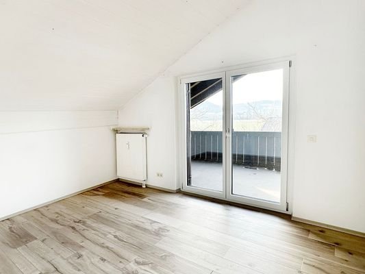 Schlafzimmer_Balkonzugang.jpg