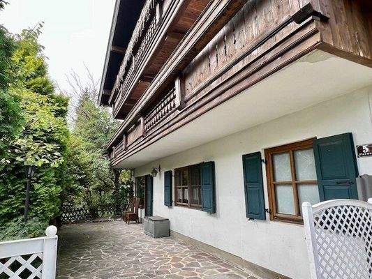 großzügige Terrasse