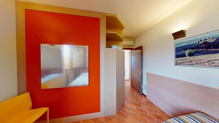 EB-035-432-Appartamento-in-residence-con-piscina-a