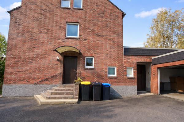 2 separate Hauseingänge