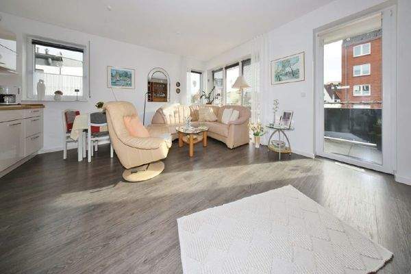 Wohn- und Essbereich...