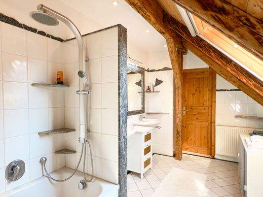 Badezimmer - Dachgeschoss