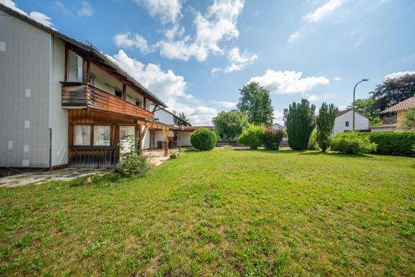 Grundstück mit Blick Altbestand