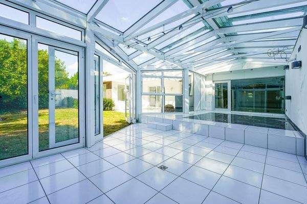 ..mit Blick in den Garten