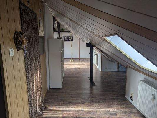 Dachgeschoss ausgebaut Schrägen.MP.jpg