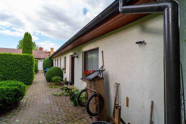 Außenansicht + Garten