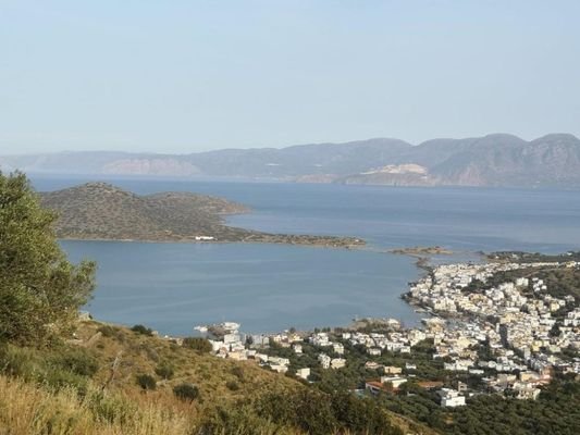 Kreta, Elounda: Baugrundstück mit Meerblick im Elite-Touristengebiet zu verkaufen