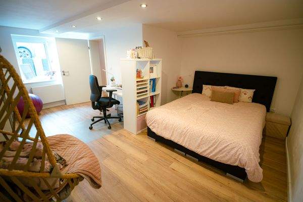 Büro/Kinder-/Schlafzimmer UG