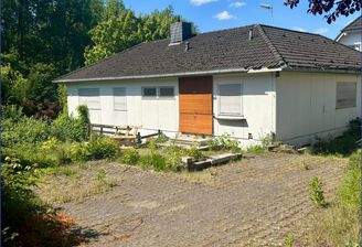 Grundstück mit Abrissgebäude