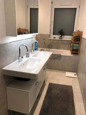 Bad im OG mit Tageslicht