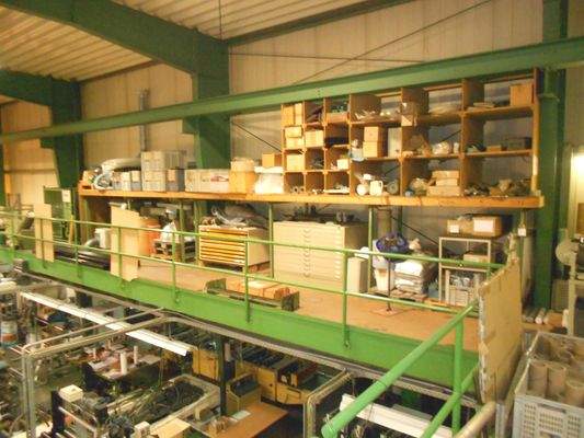 Lager- und Arbeitsbühne