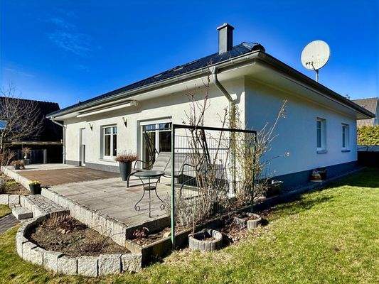 Süd-/Ostansicht mit Blick auf die Süd-Terrasse