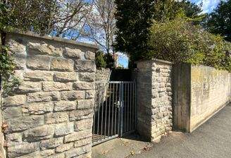 Eingangstor Hauptstr.