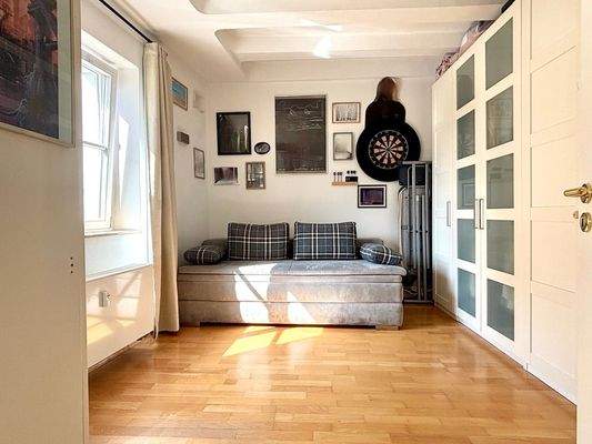 Schlafzimmer II / 2. OG