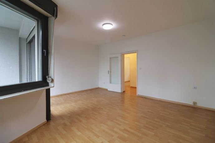 *PREISREDUZIERUNG* Zentrale 3-Zimmer-Eigentumswohnung mit Einzelgarage