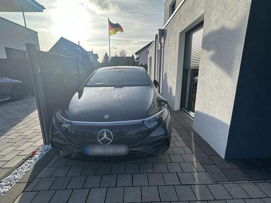 Stellplatz (Haus links)